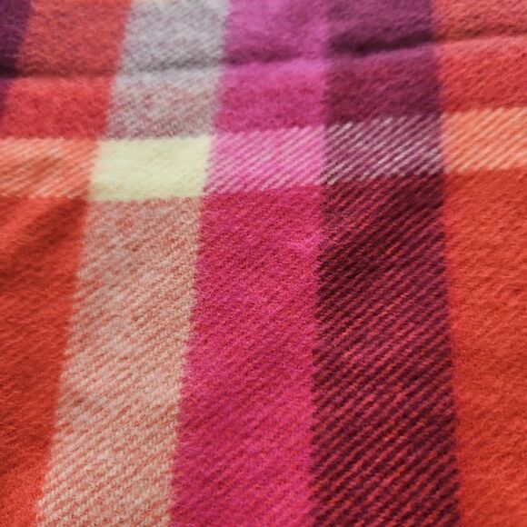 Scottish 100% Cashmere Scarf Red Pink Plaid Tartan Fringe Made in Scotland Lux - Picture 5 of 6